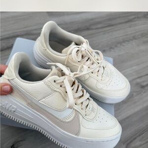 Nike Women's Off-White Sneakers